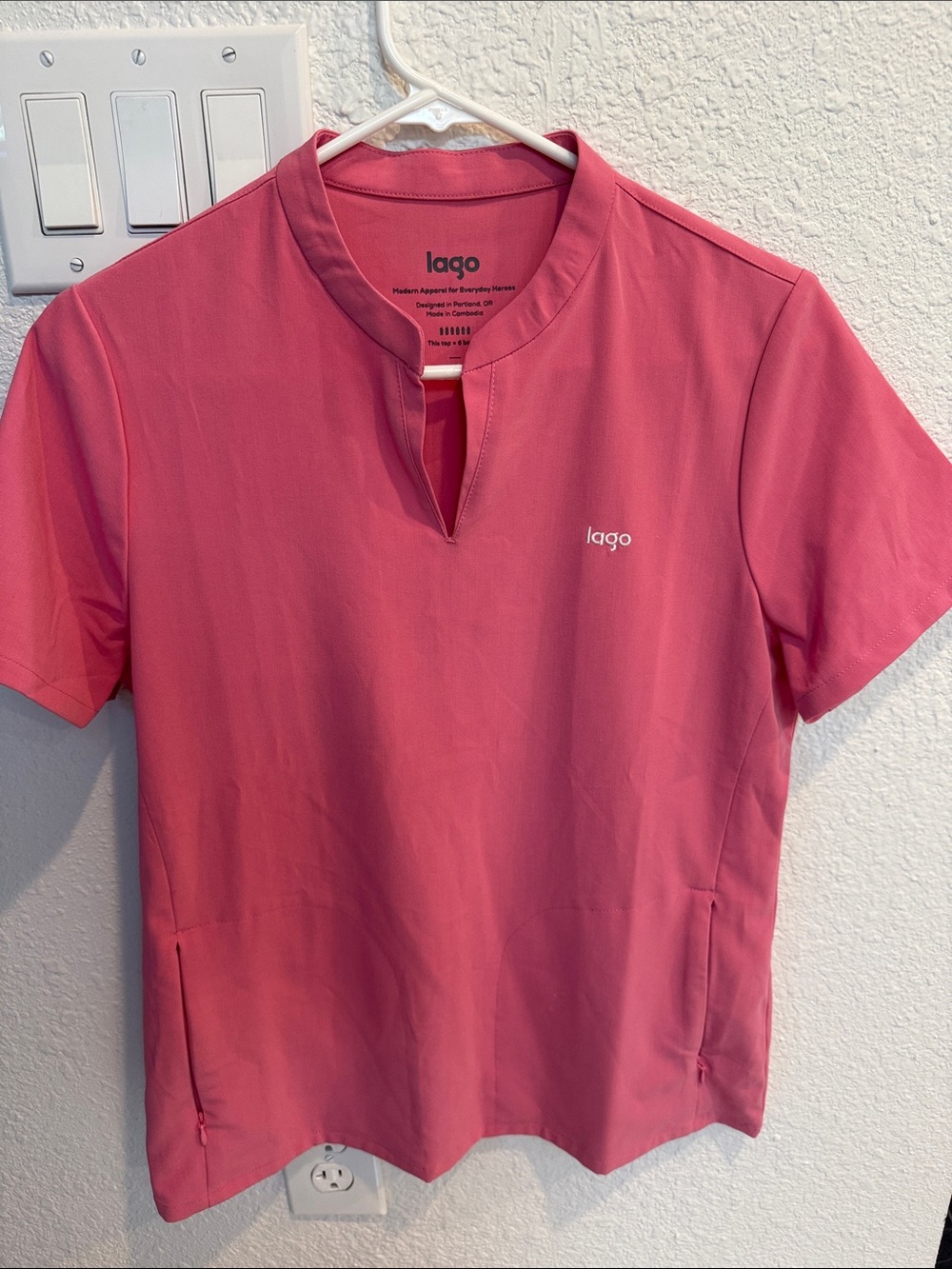 Lago Women's Rose Short Sleeve Split-Neck Top